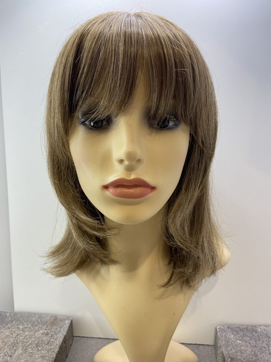 Long light brown wig. Brls310
