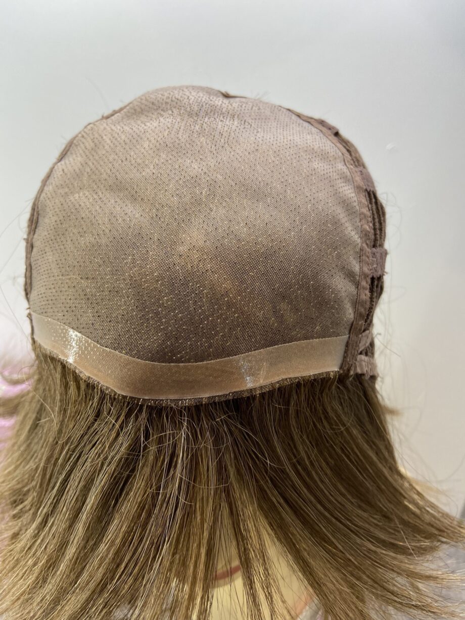 New brown wig. Tags on. Bbrms196
