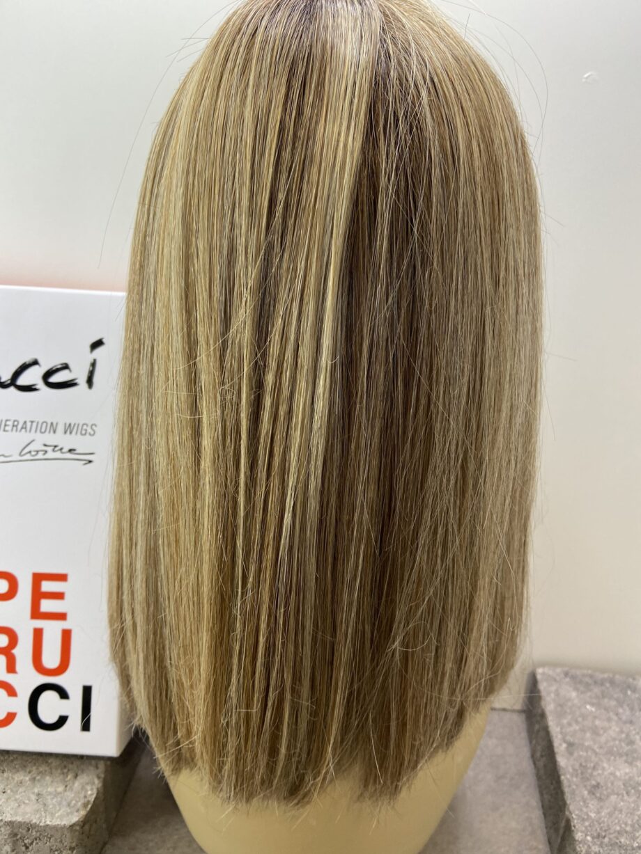 Rooted blonde long wig. Bblms184