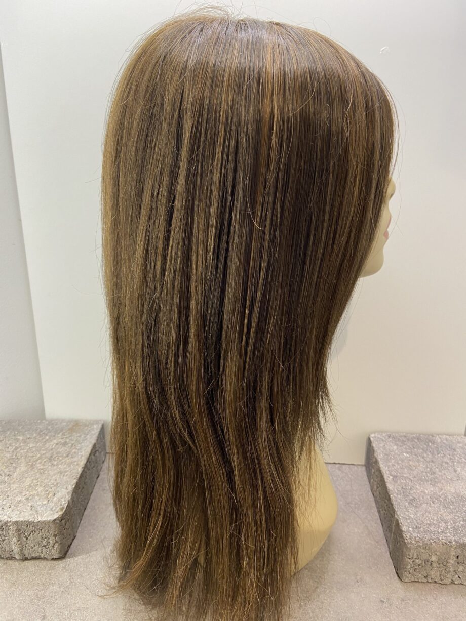 Long highlighted brown wig. Brls32