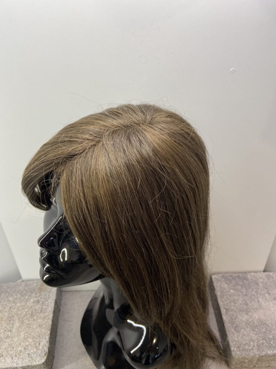 Long dark brown wig. Brls31