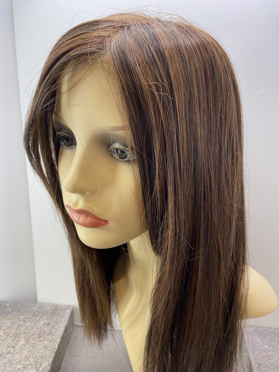 Long brown highlighted wig. Brls35