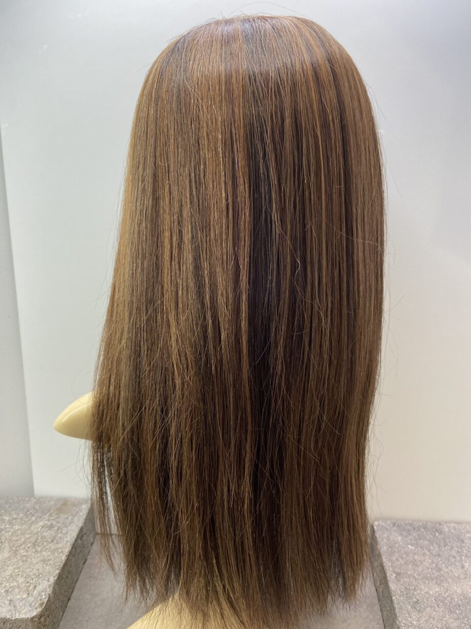 Long brown highlighted wig. Brls35