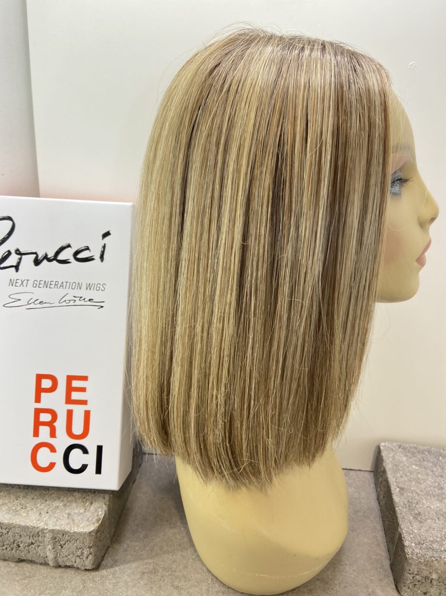 Rooted blonde long wig. Bblms184