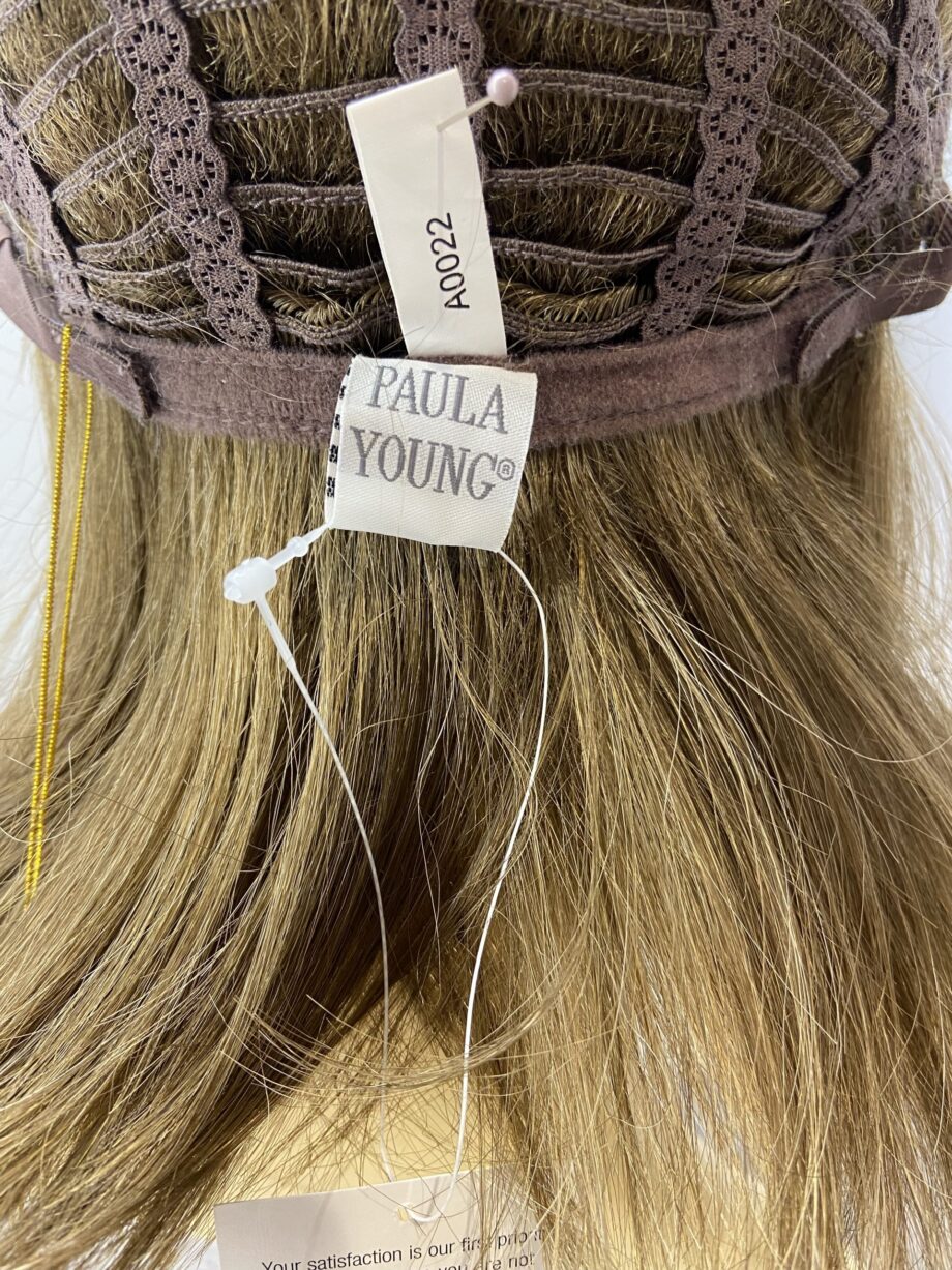 Long blonde light brown new wig. Bblls194