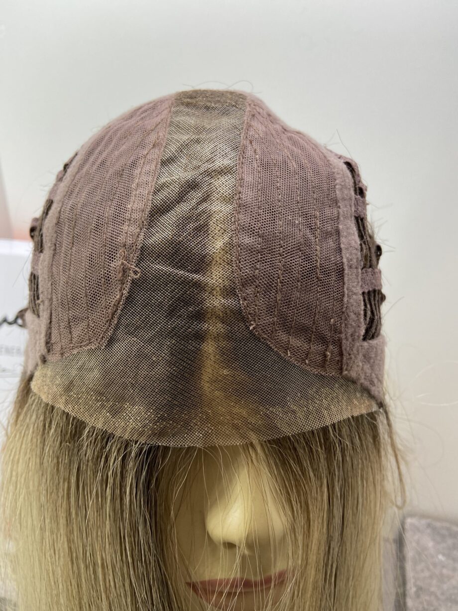 Rooted blonde long wig. Bblms184