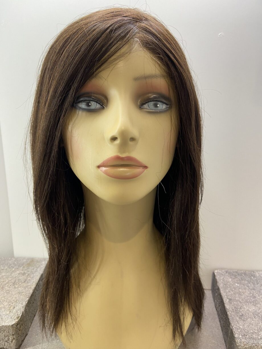 Chestnut brown long wig. Brls33