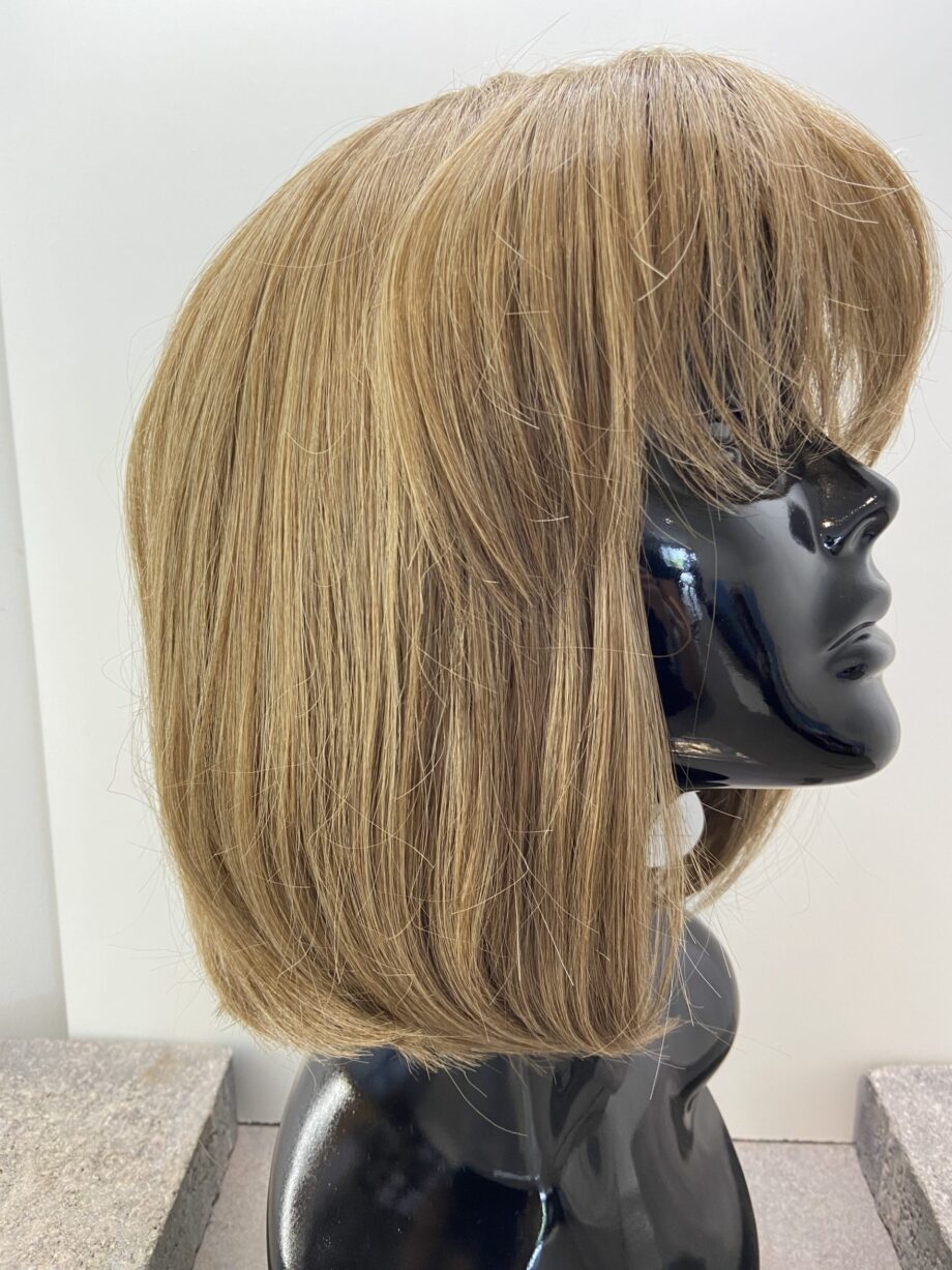 Light brown mid length wig. Brms305