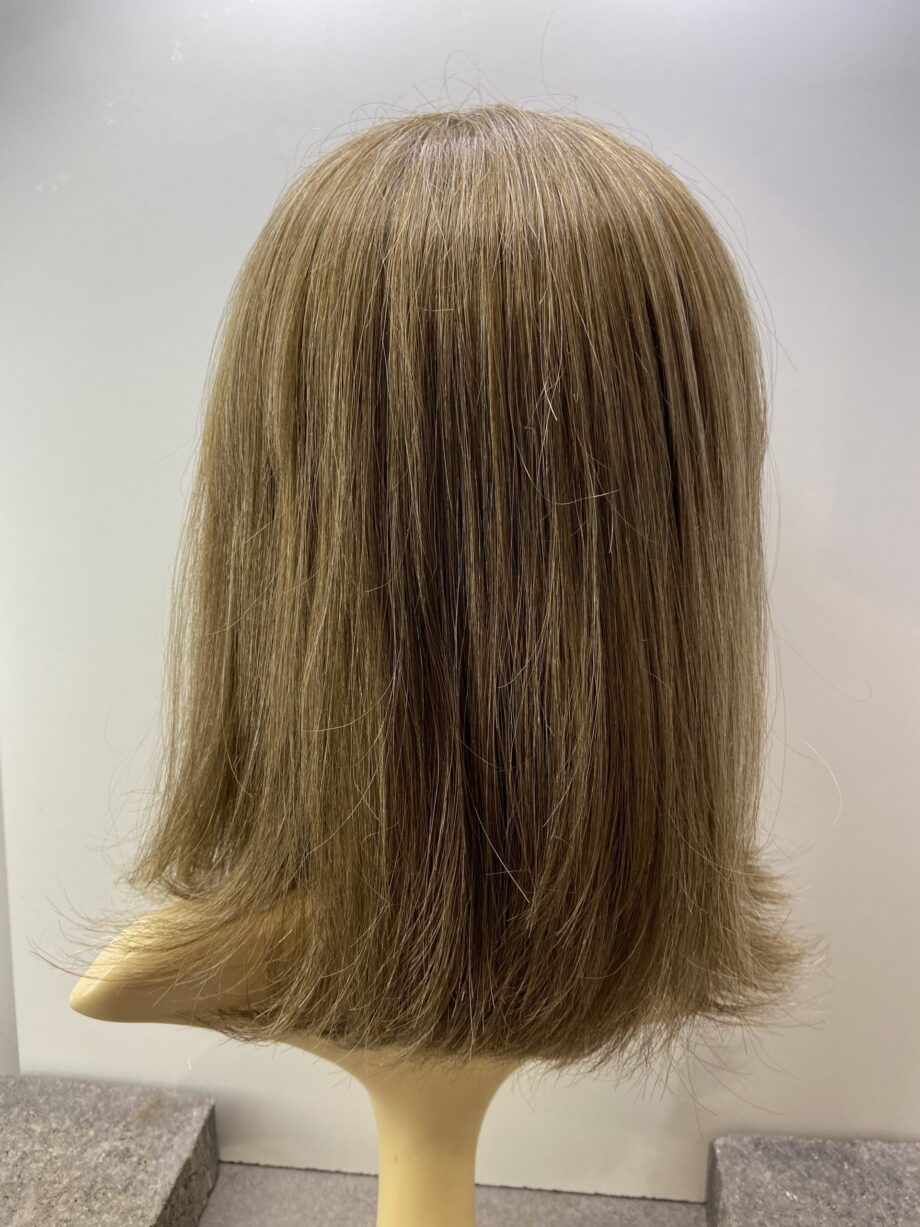 Long light brown wig. Brls310