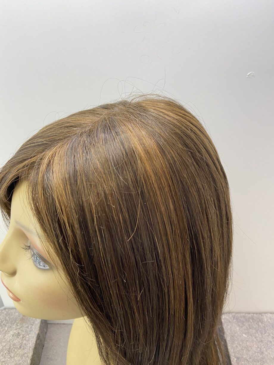 Long highlighted brown wig. Brls32