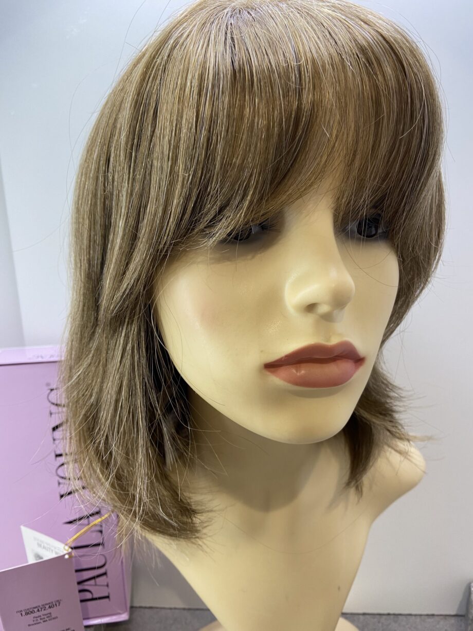 Long blonde light brown new wig. Bblls194