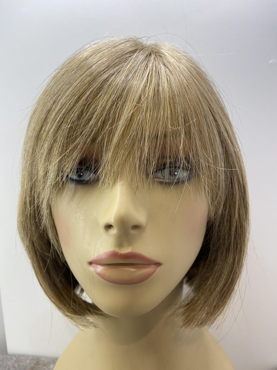 Soft cap blonde Bob. Blms307