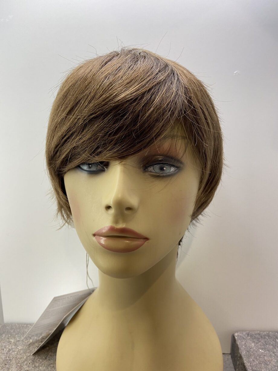 Short brown new wig. Brss309