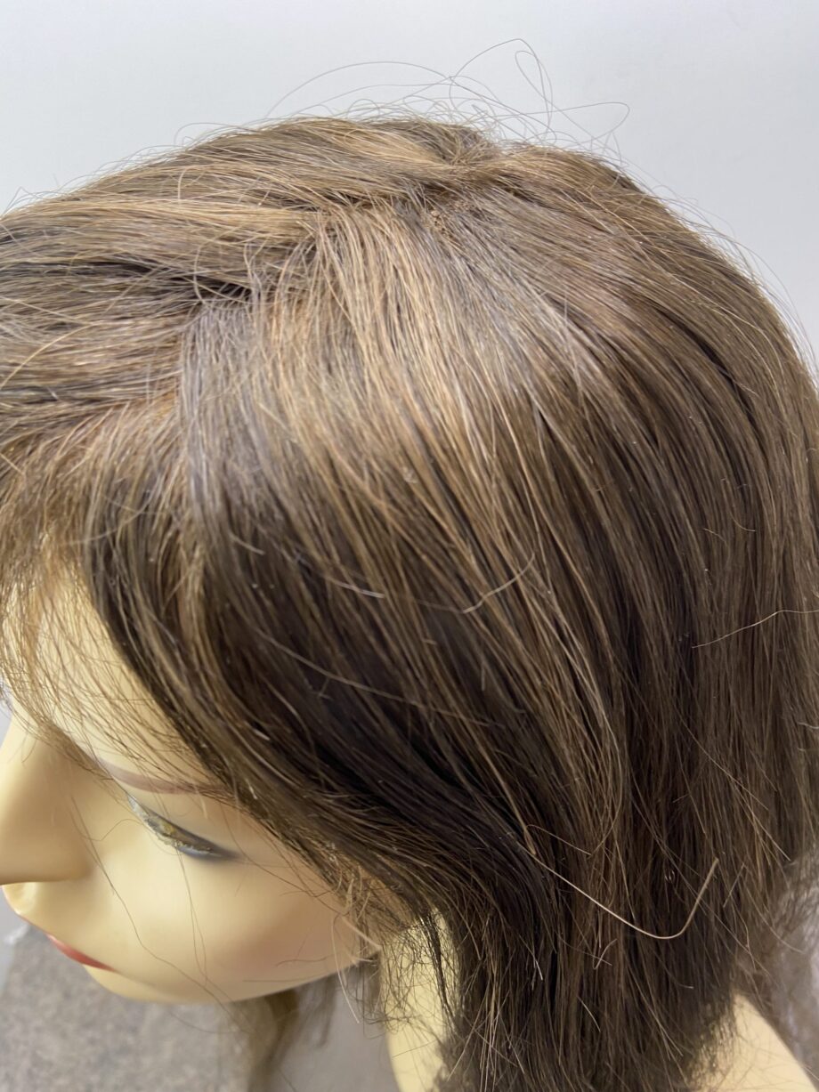 Long brown wig. Brls34