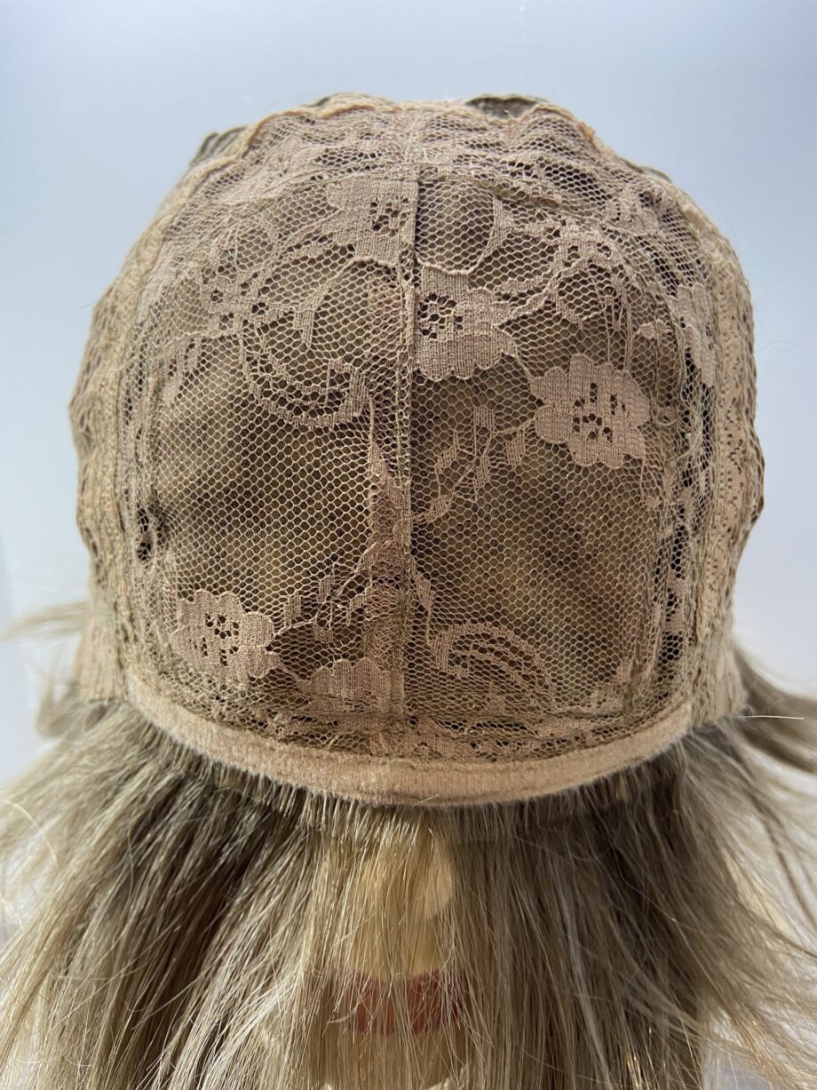 Blonde highlighted mid length wig. Blms590