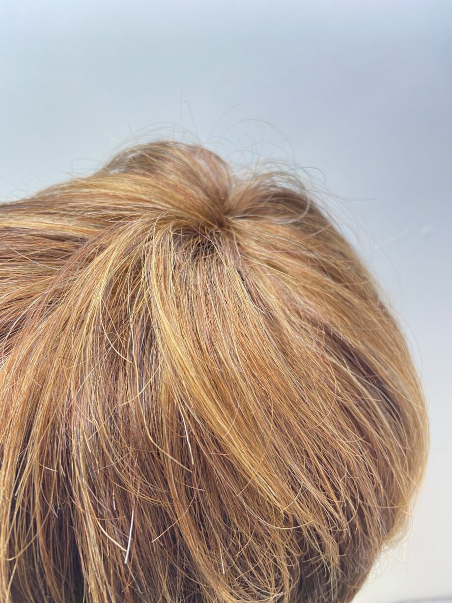 Auburn short wig. Bess315