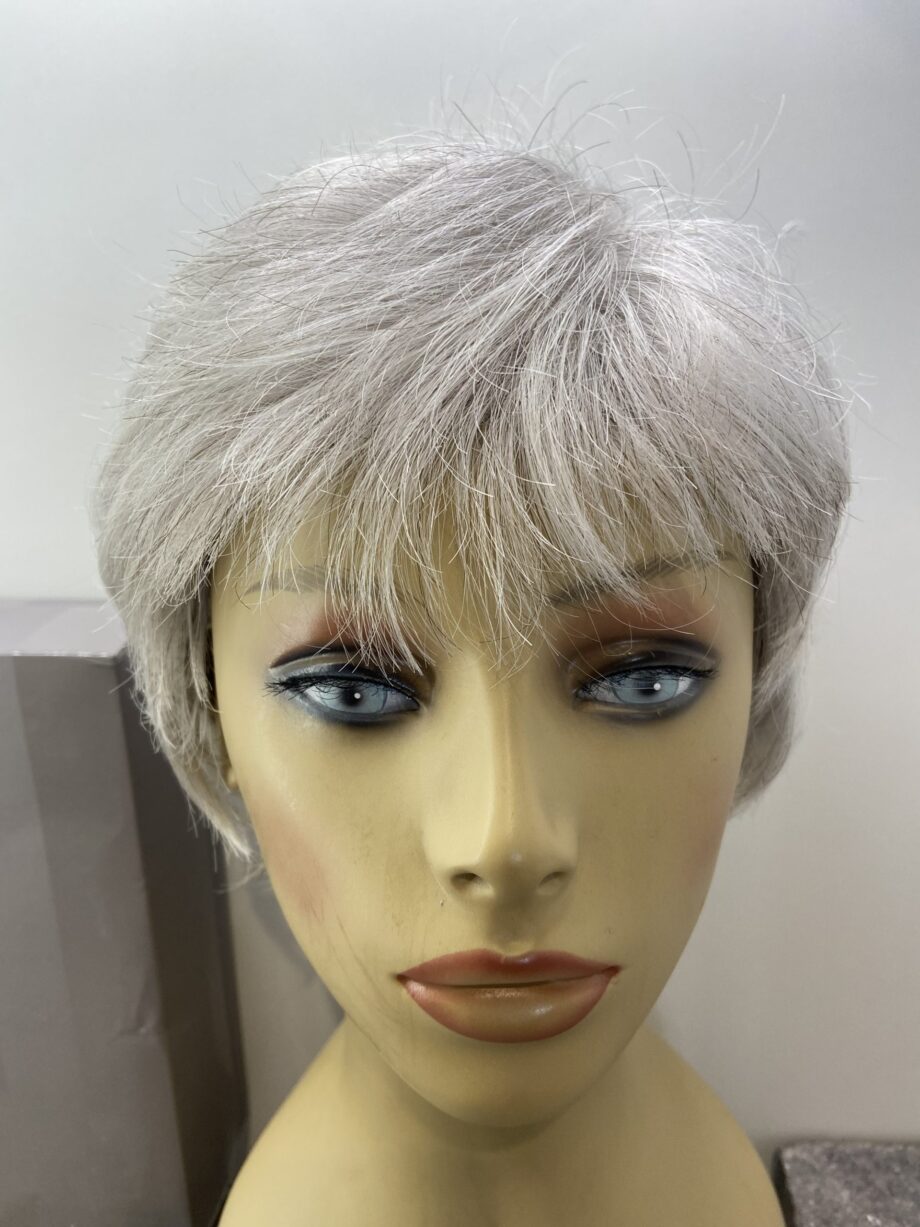 Silver stylish short wig. Bgsw209