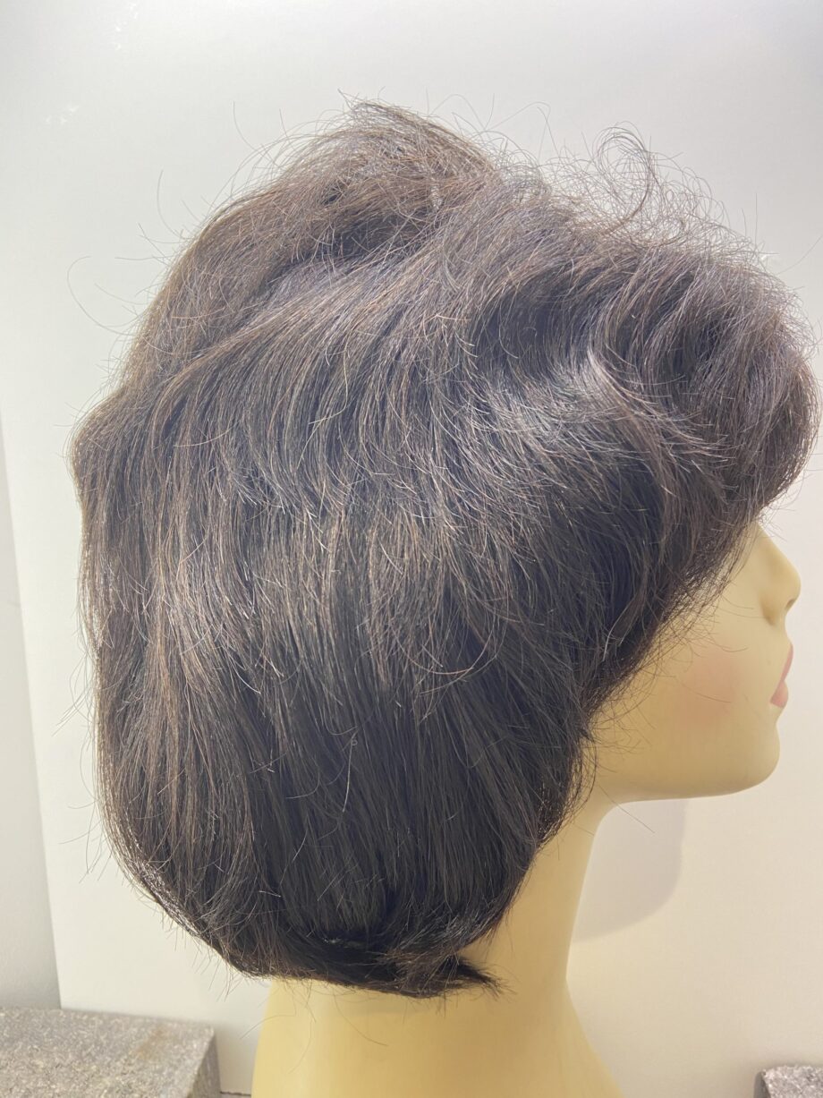 Dark brown wavy wig. Brmw316