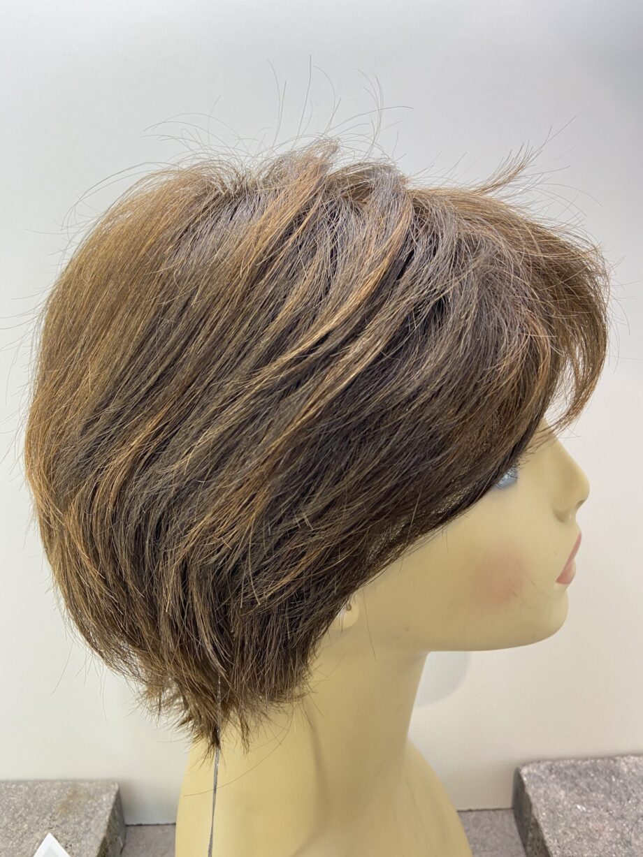 Dark brown short wig. Bbrss207