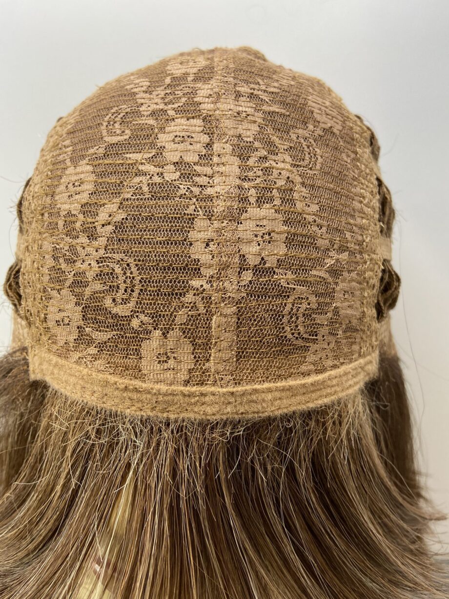 Beautiful brown Bob. Brms48