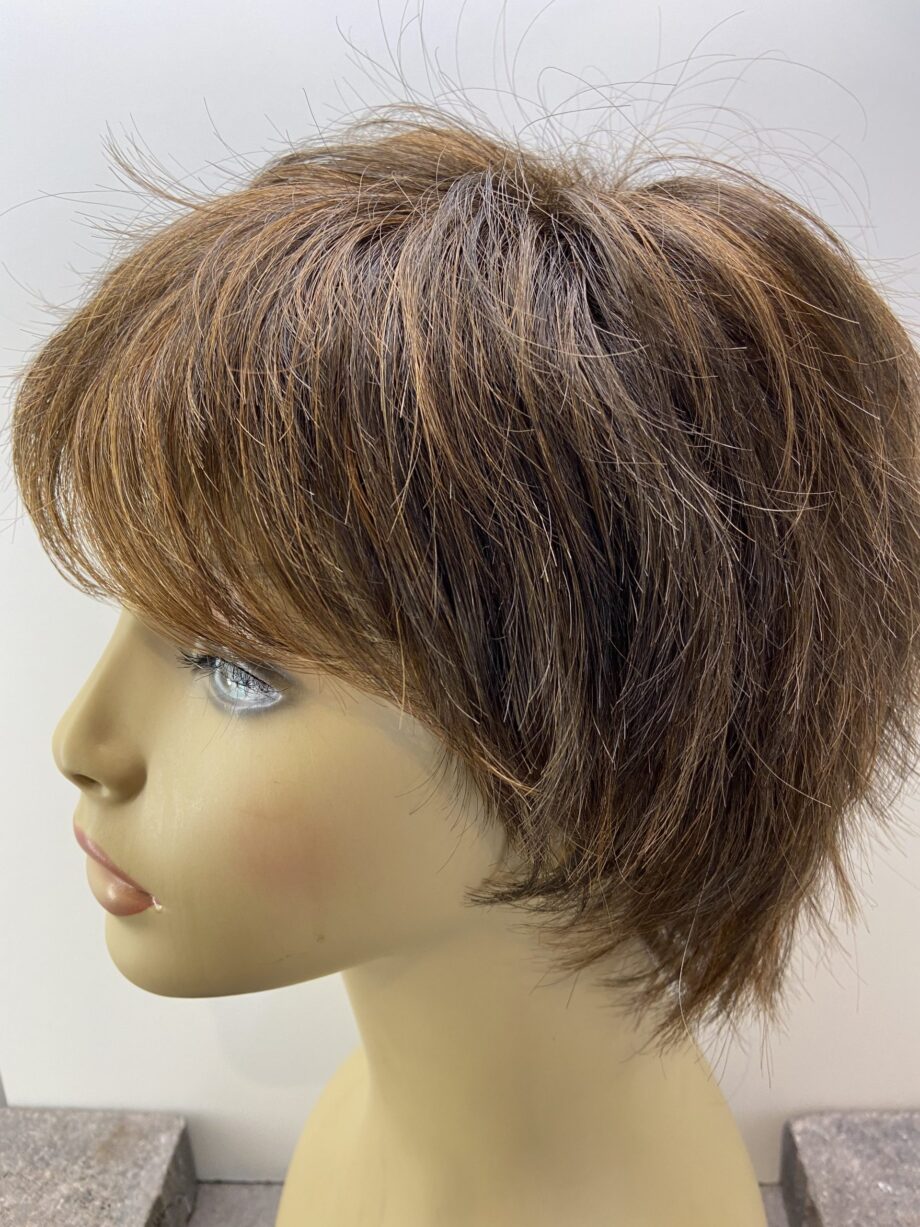 Dark brown short wig. Bbrss207