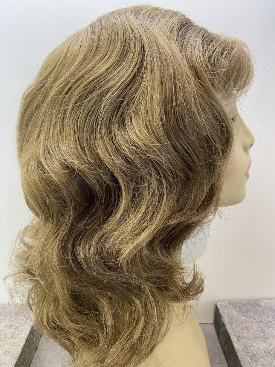 Long curly brown wig. Bbrlc205