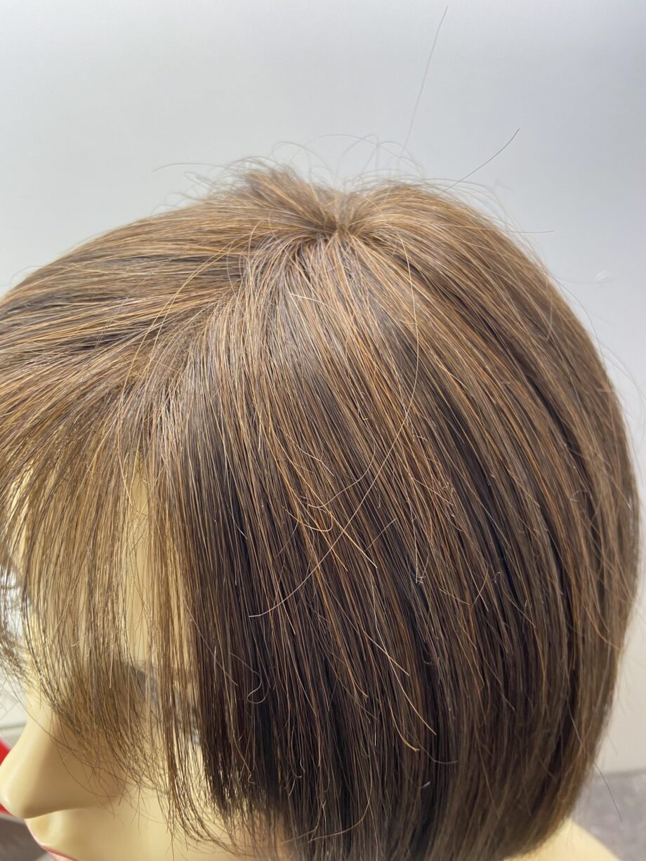 Brown mid length wig. Bbrms213