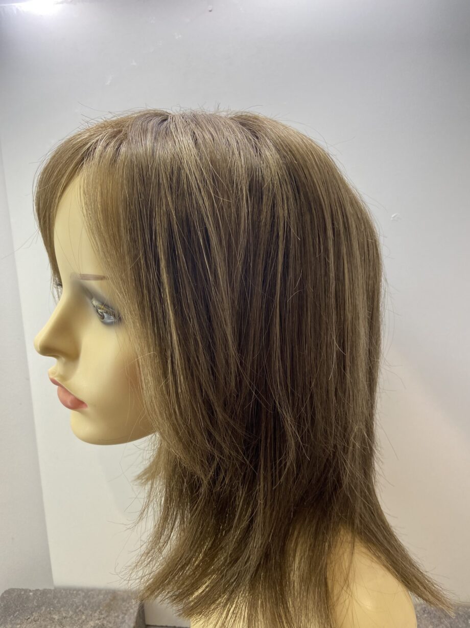 Brown long wig. Brms54
