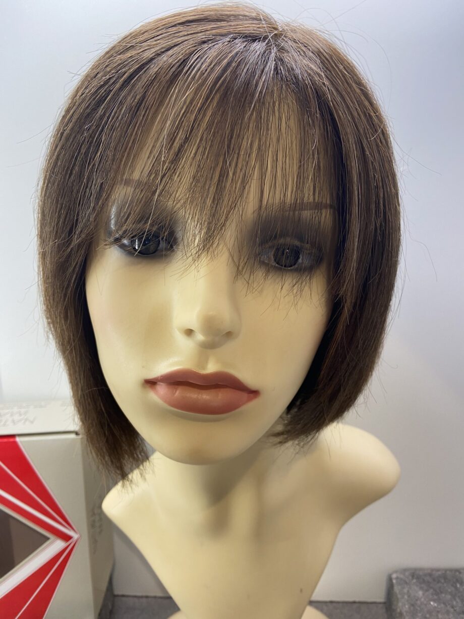 Brown mid length wig. Bbrms213