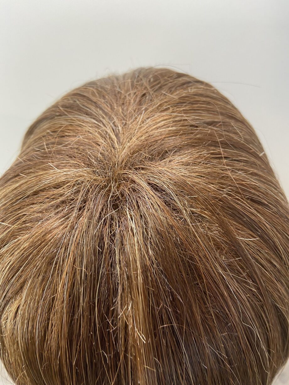 Beautiful brown Bob. Brms48
