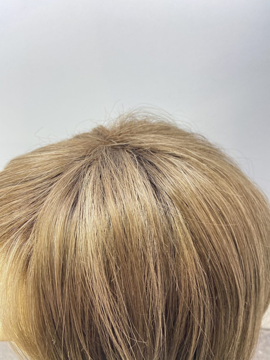 Brown long wig. Brms54