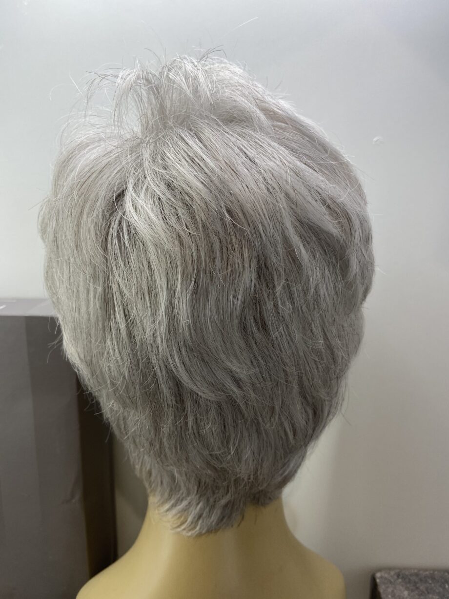 Silver stylish short wig. Bgsw209