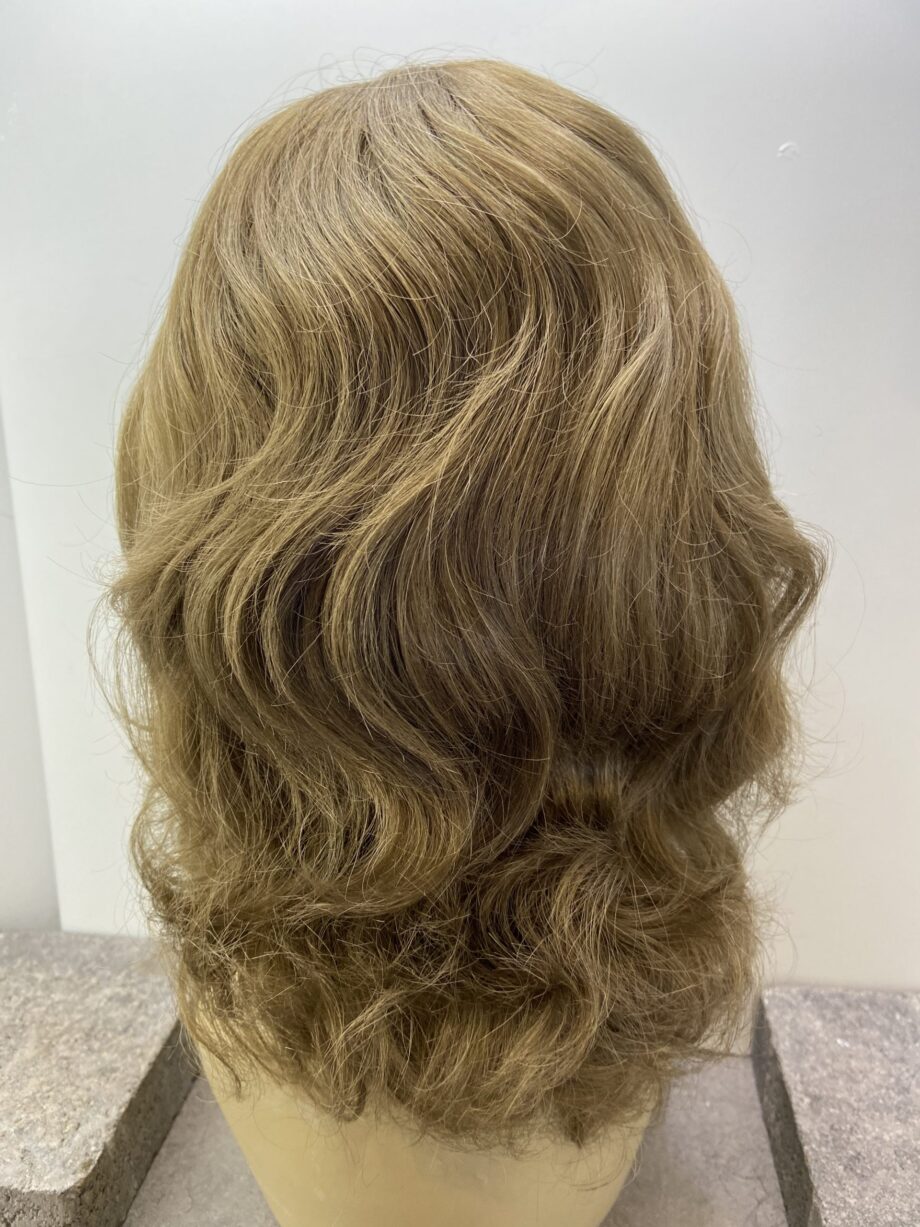 Long curly brown wig. Bbrlc205