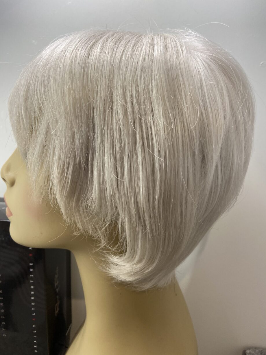 Silver white short wig. Bgss230