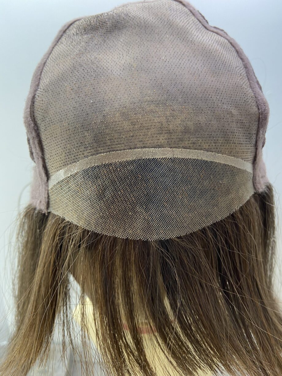 Sleet shiny brown wig. Brls586