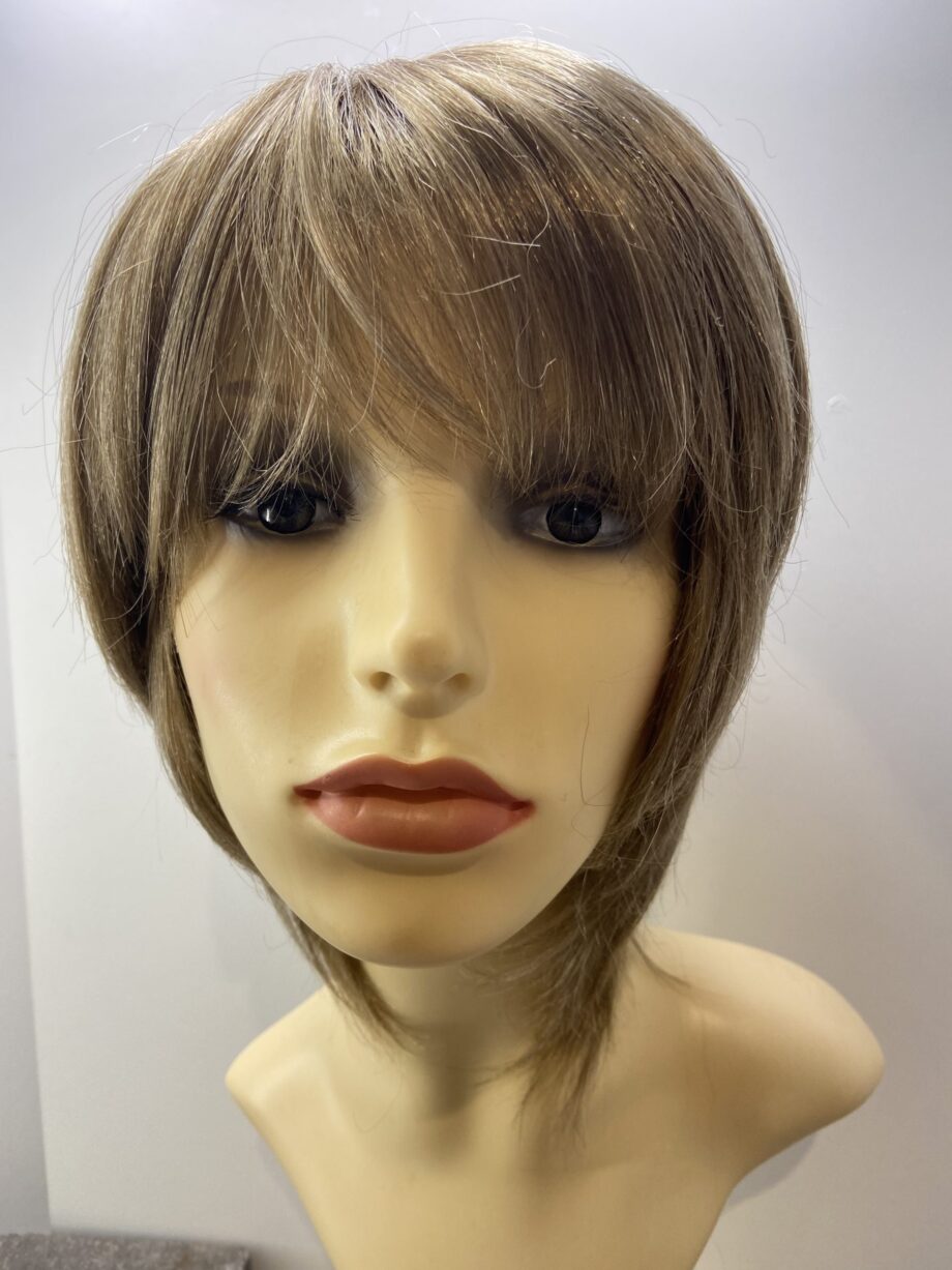 Blonde highlighted mid length wig. Blms590