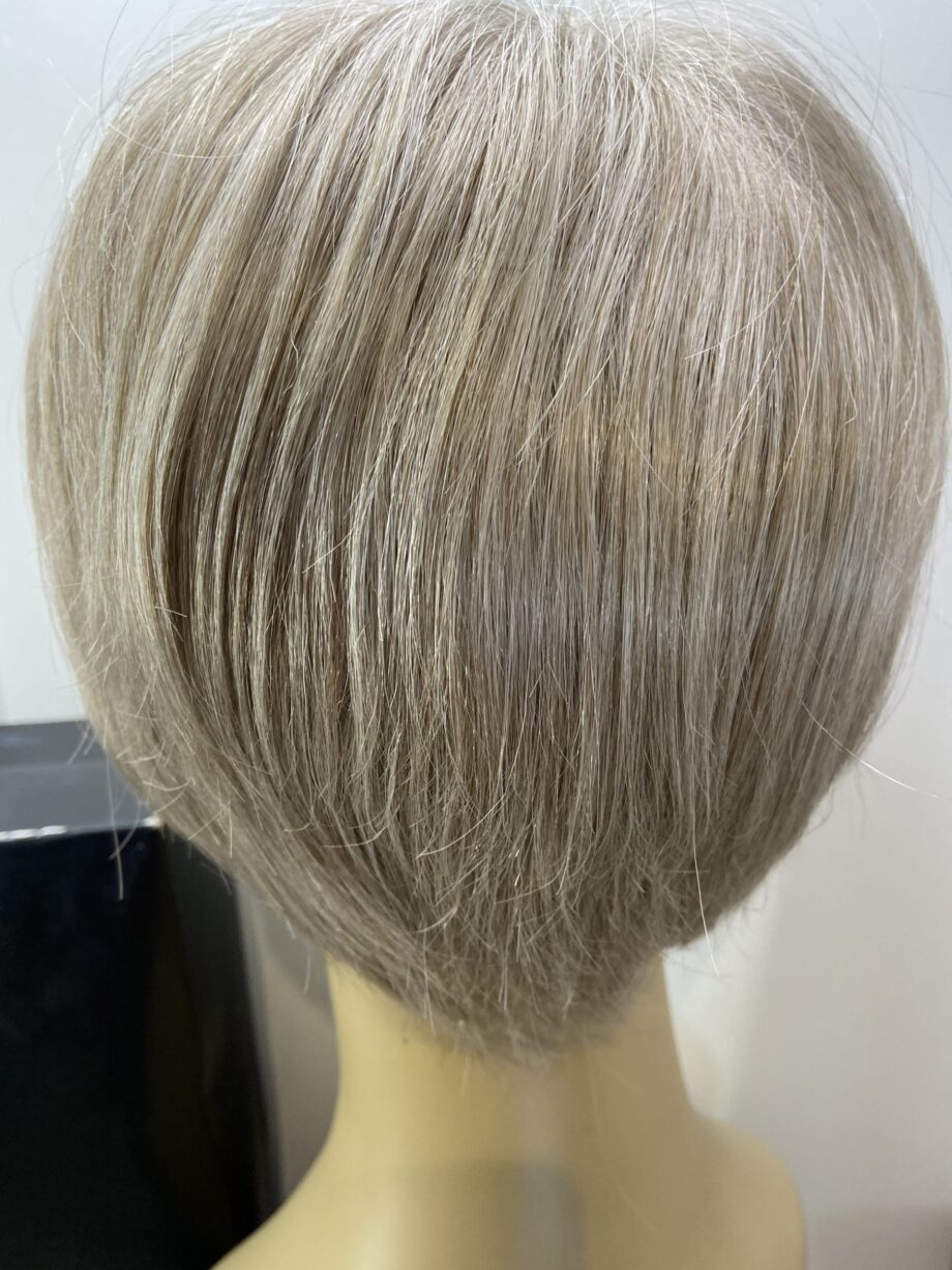 Ash blonde super soft wig. Bblss202