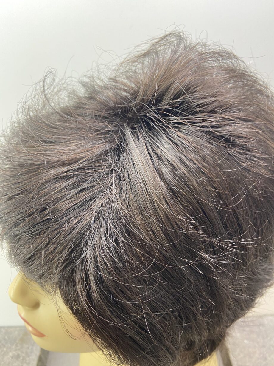 Dark brown wavy wig. Brmw316