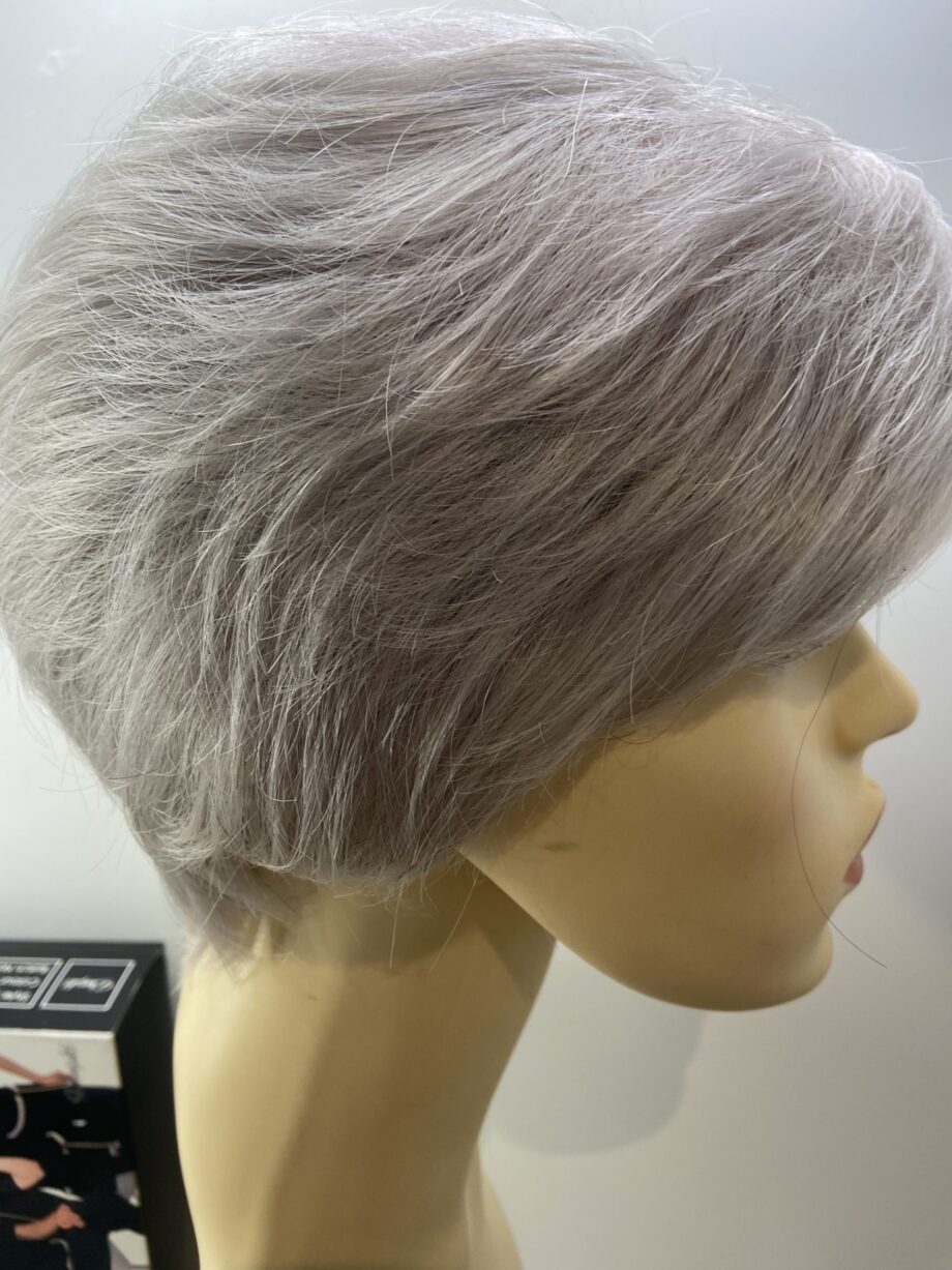 Silver grey wig. Bgsw214