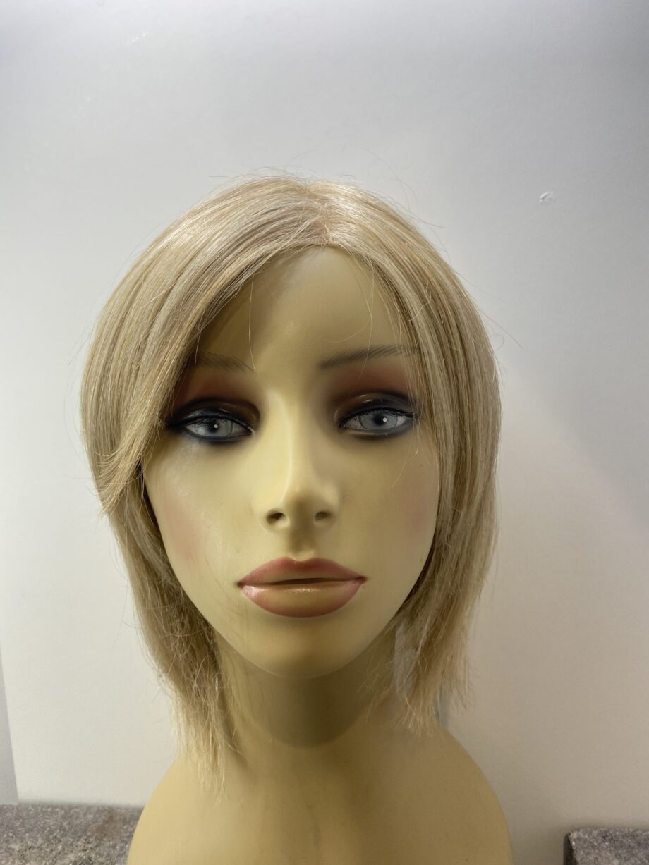 Blonde wig. Blms53