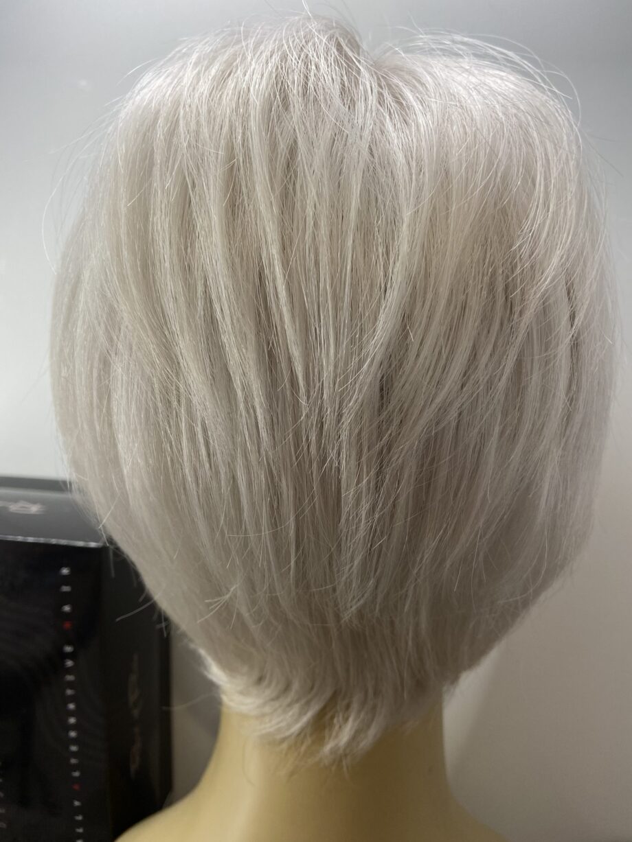 Silver white short wig. Bgss230