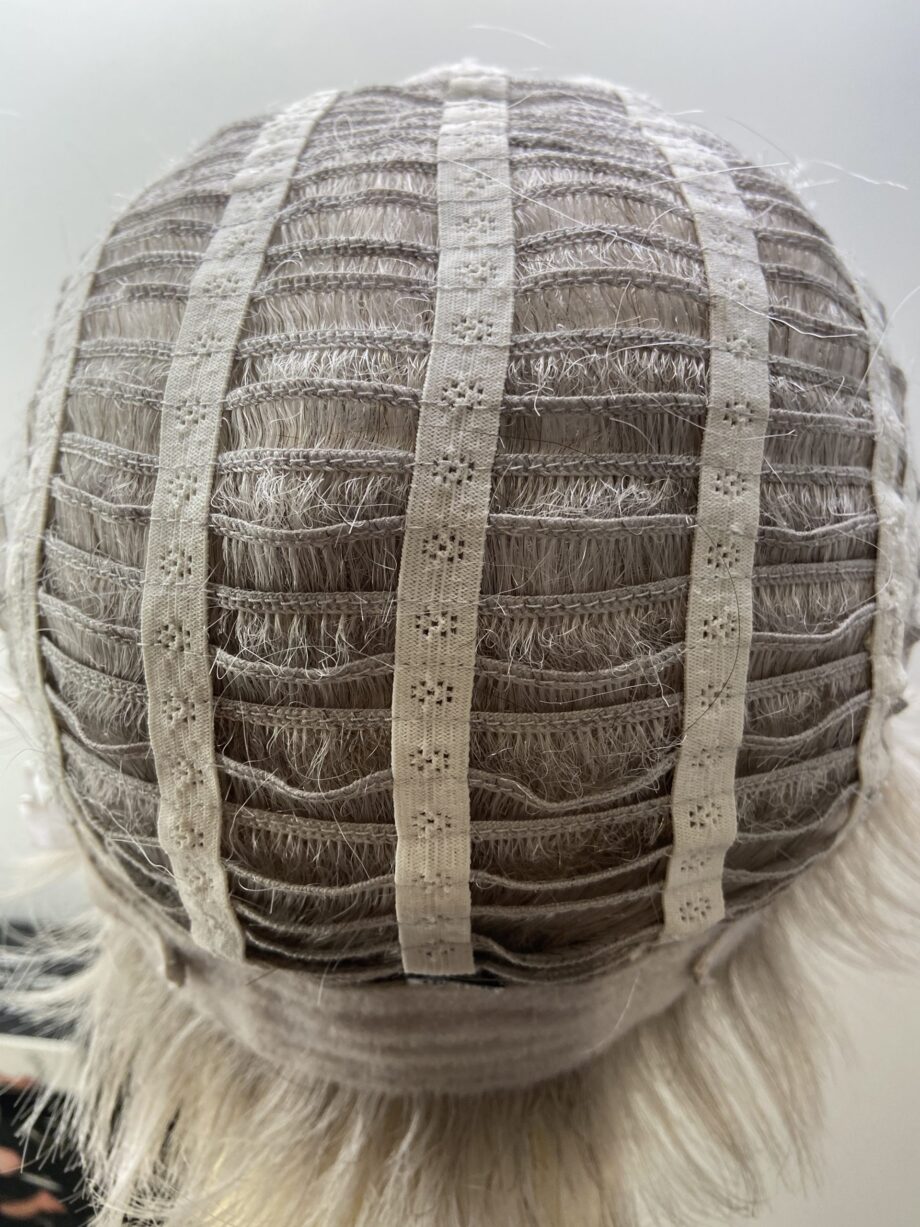 Silver grey wig. Bgsw214