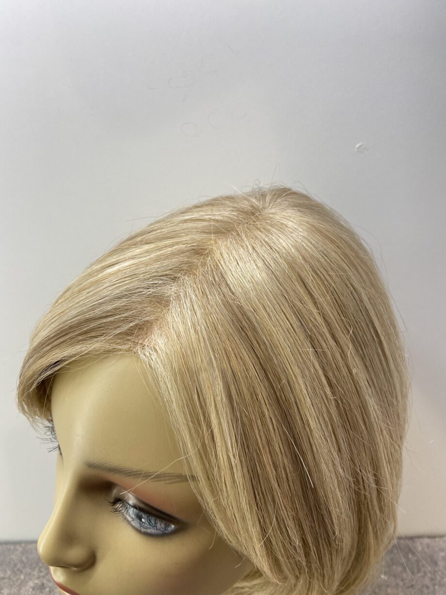 Blonde wig. Blms53