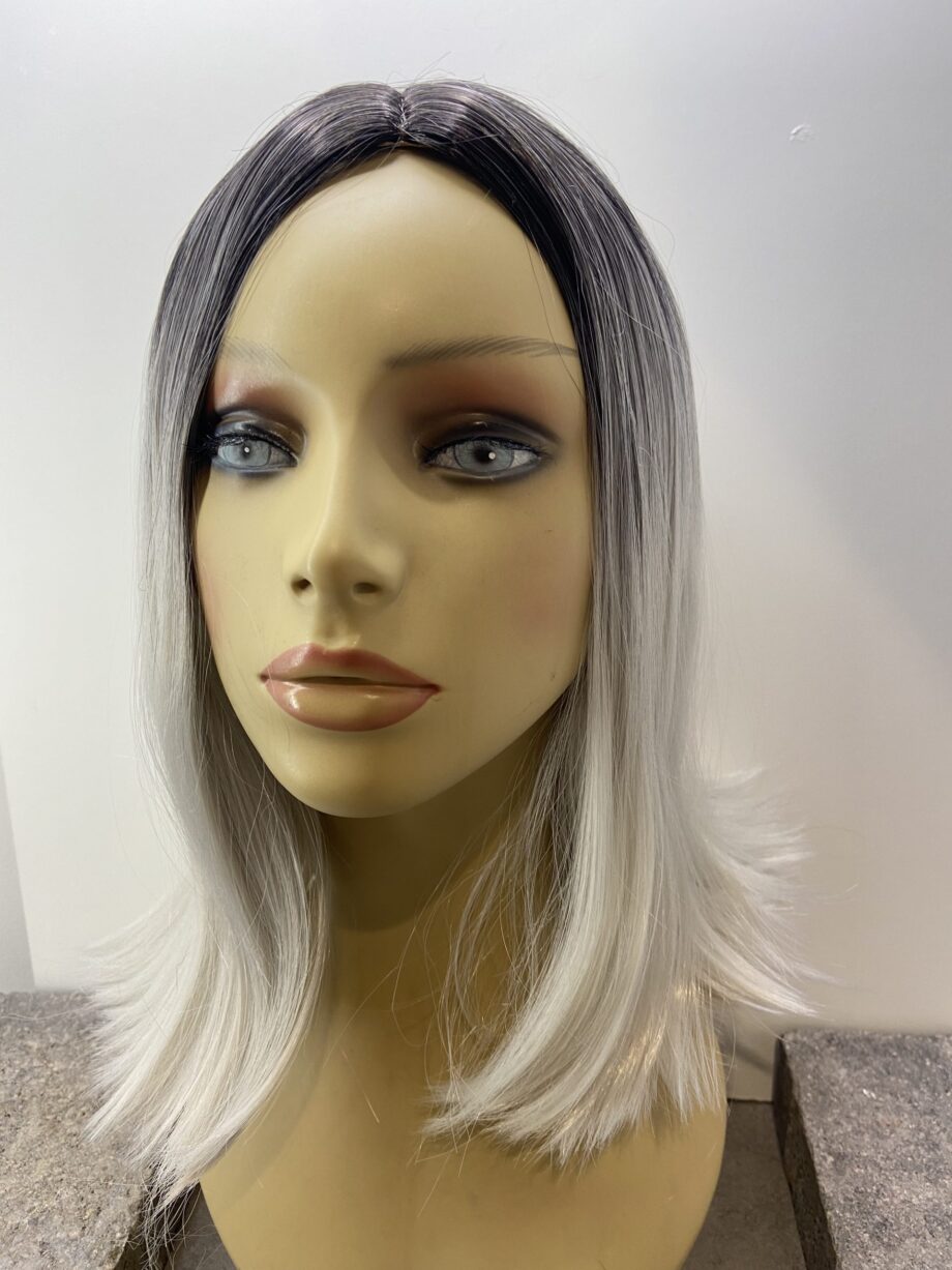 Silver rooted long wig. Sls55