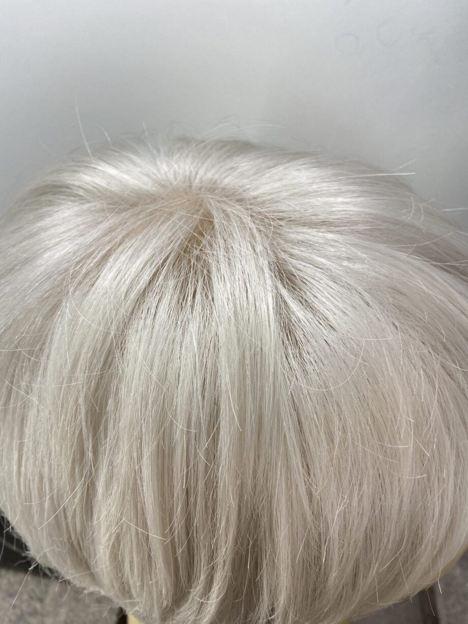 Silver white short wig. Bgss230