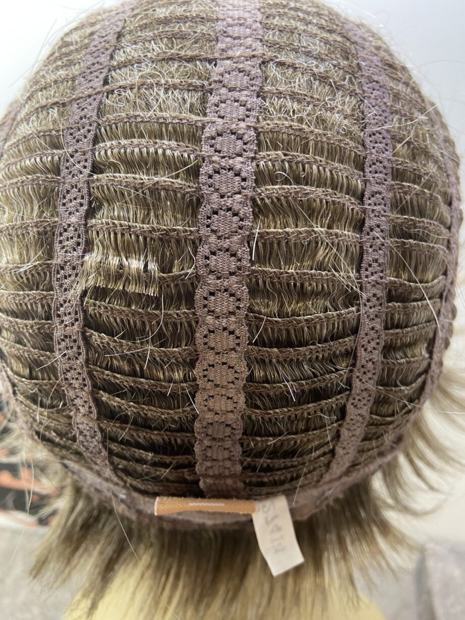 Stylish soft light ash brown wig. Bbrss228
