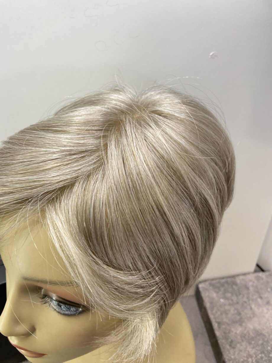 Ash blonde super soft wig. Bblss202