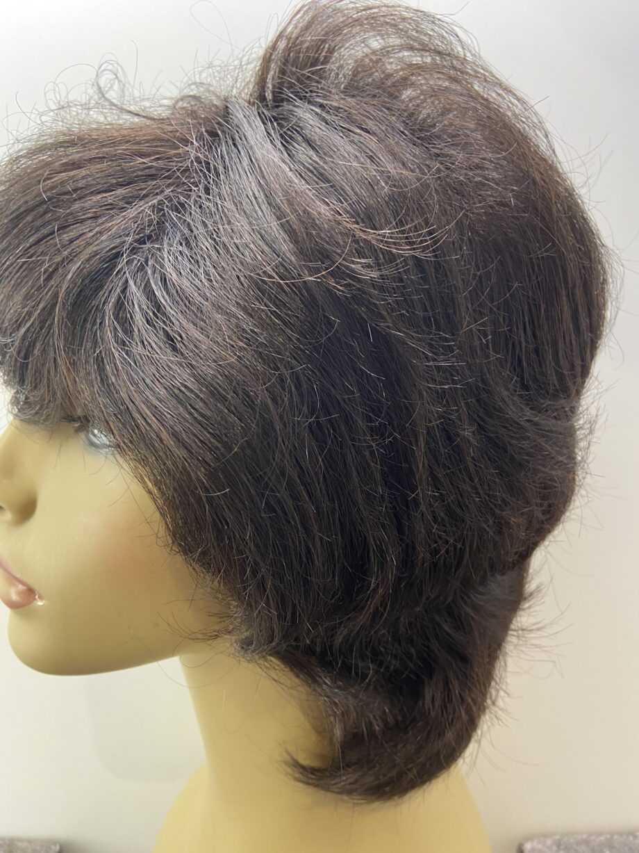 Dark brown wavy wig. Brmw316