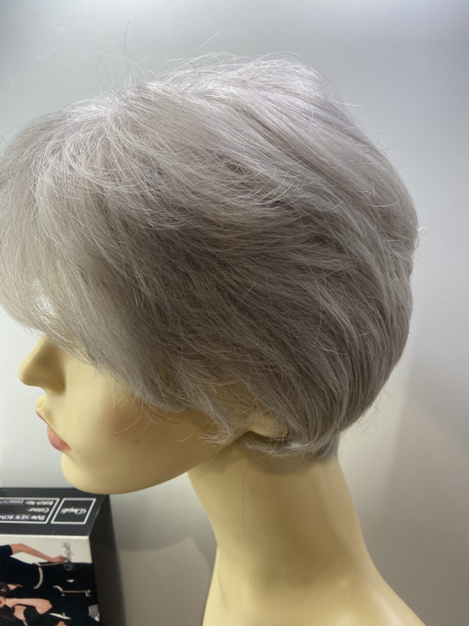Silver grey wig. Bgsw214