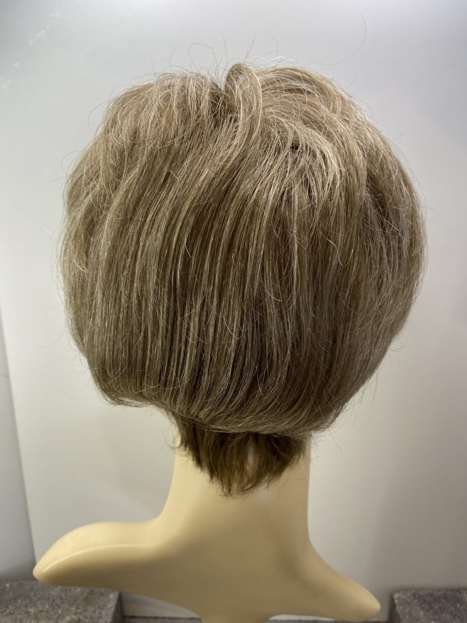 Soft cap short blonde wig. Blss320